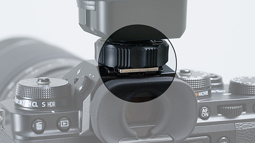 Tascam CA-XLR2d überträgt digitales Tonmaterial über den Zubehörschuh