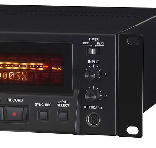 Separate Eingangspegelregler am Tascam CD-RW900SX