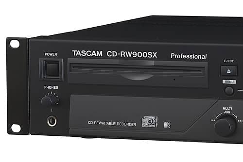 Le Tascam CD-RW900SX possède une mécanique de lecture CD sans tiroir (slot-in)