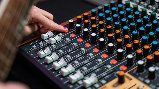 Tascam Model 12 – Live-Performance mit Teil-Playback