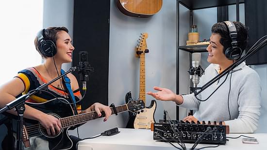 Tascam Model 12 – Podcasting mit Live-Streaming an die Fangemeinde