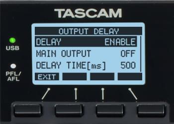 Tascam Model 12 - Opóźnienie wyjściowe może kompensować przesunięcie między dźwiękiem a obrazem wideo