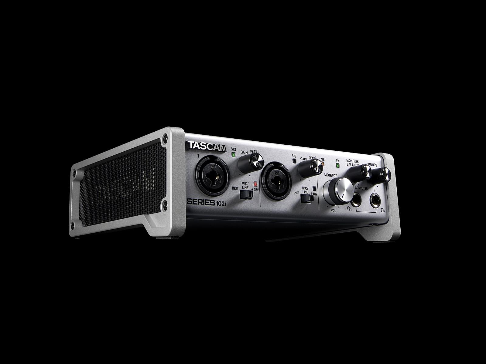 Front view | Tascam SERIES 102i