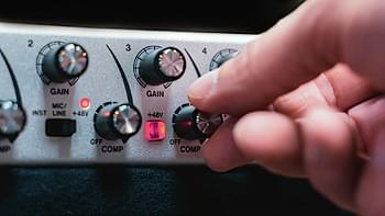 Tascam SERIES 8p Dyna – One-control compressor on each microphone channel