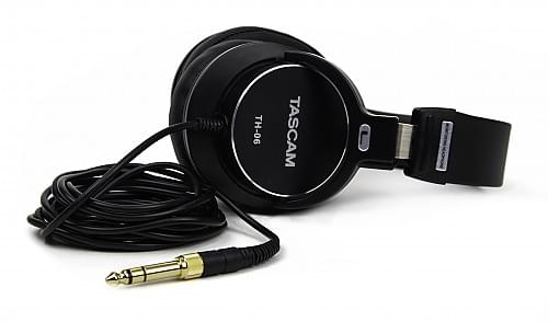 Tascam TH-06 Bass XL Headphones