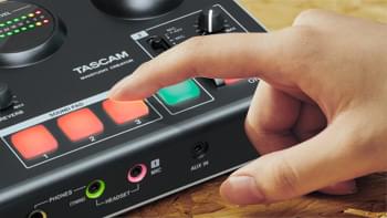 Tascam US-42B – The podcast/vlogging station with many extras