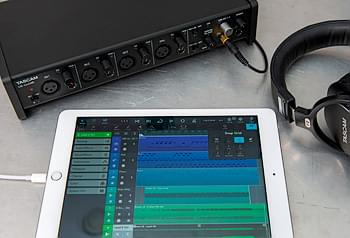 Tascam US-4x4HR – USB audio interface used with an iPad