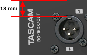 Le boîtier de connexion Tascam BO-16DX/OUT offre de l’espace pour un repérage clair des connecteurs